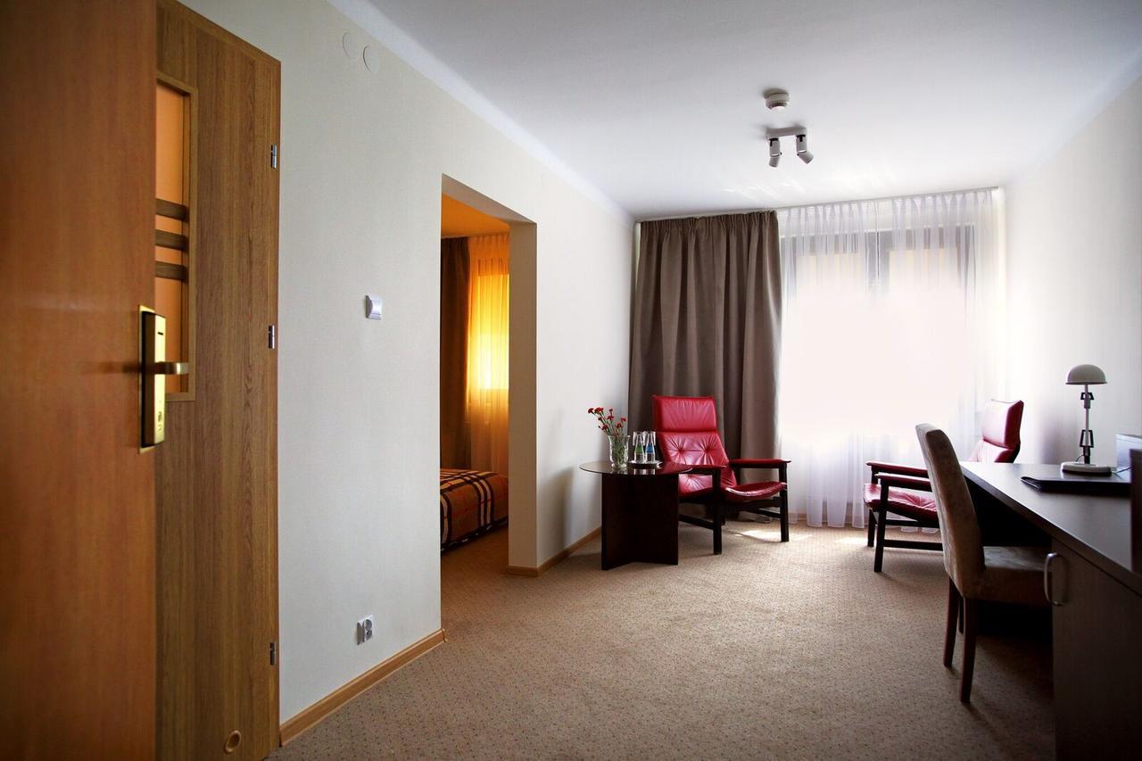 Inter Hotel Ostroleka  Eksteriør bilde